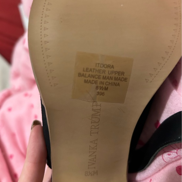 IVANKA TRUMP HEELS - Picture 4 of 8